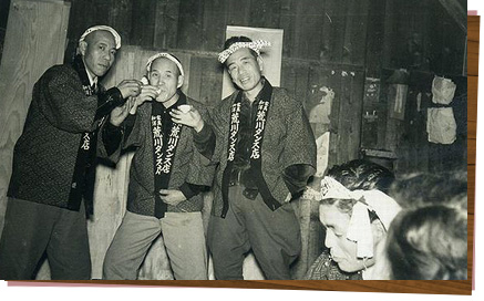 昭和初期の従業員の皆さん イメージ